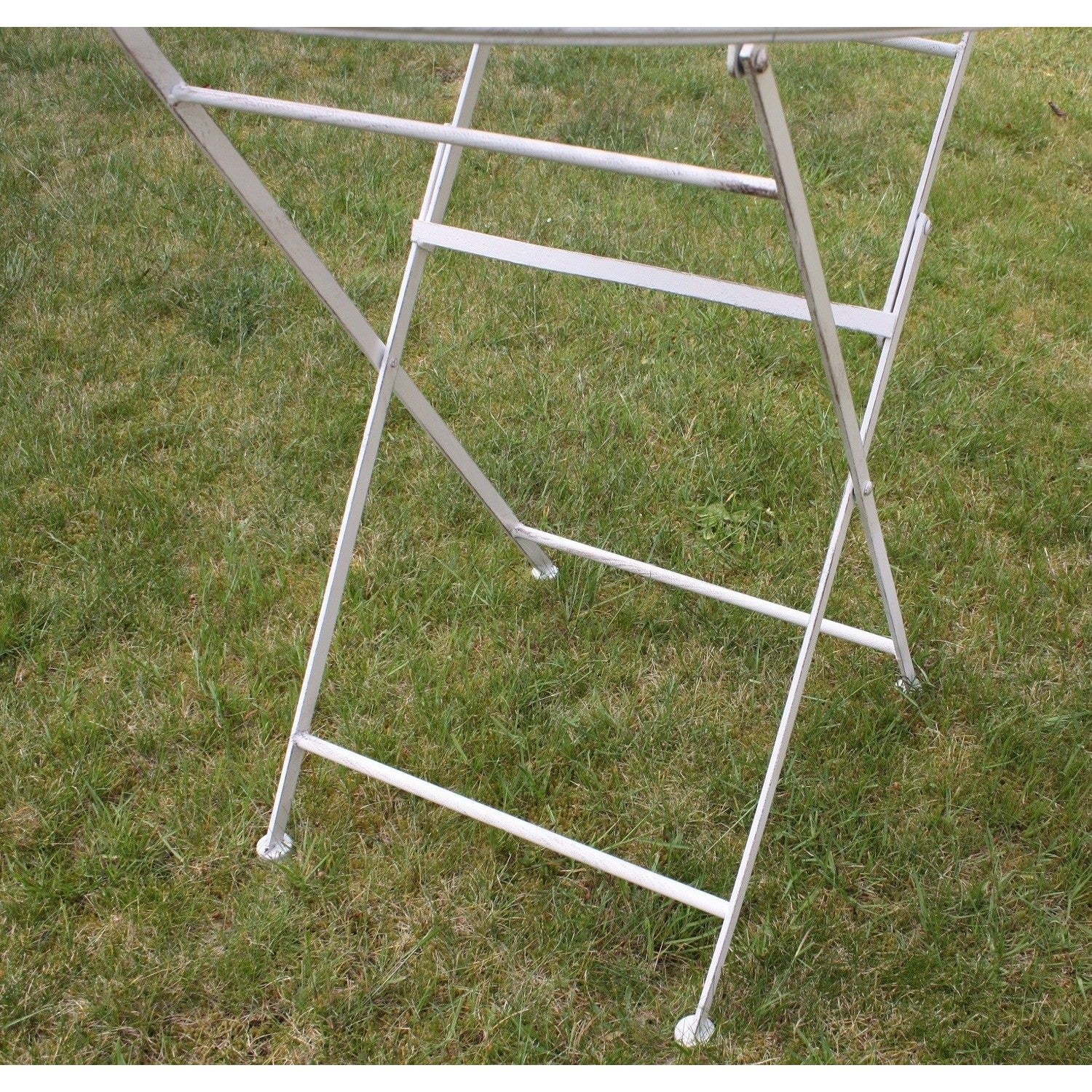 Maribelle Table And Round Chairs