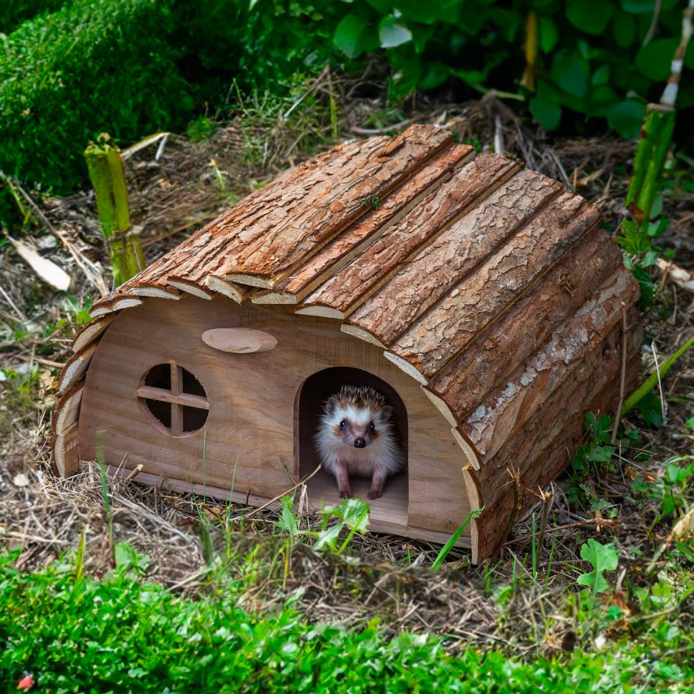 Woodside Hedgehog House & Nesting Material Kit – Wooden Garden Hedgehog Home with Natural Straw Bedding