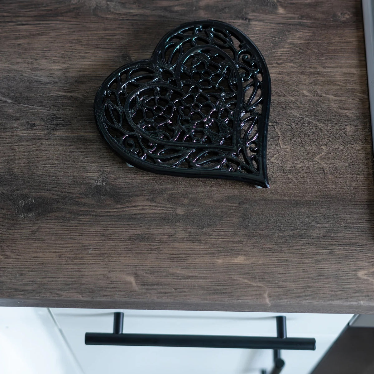 Woodside 2 Pack Heart Shaped Cast Iron Trivets – Vintage Rustic Kitchen & Dining Table Heat Protectors