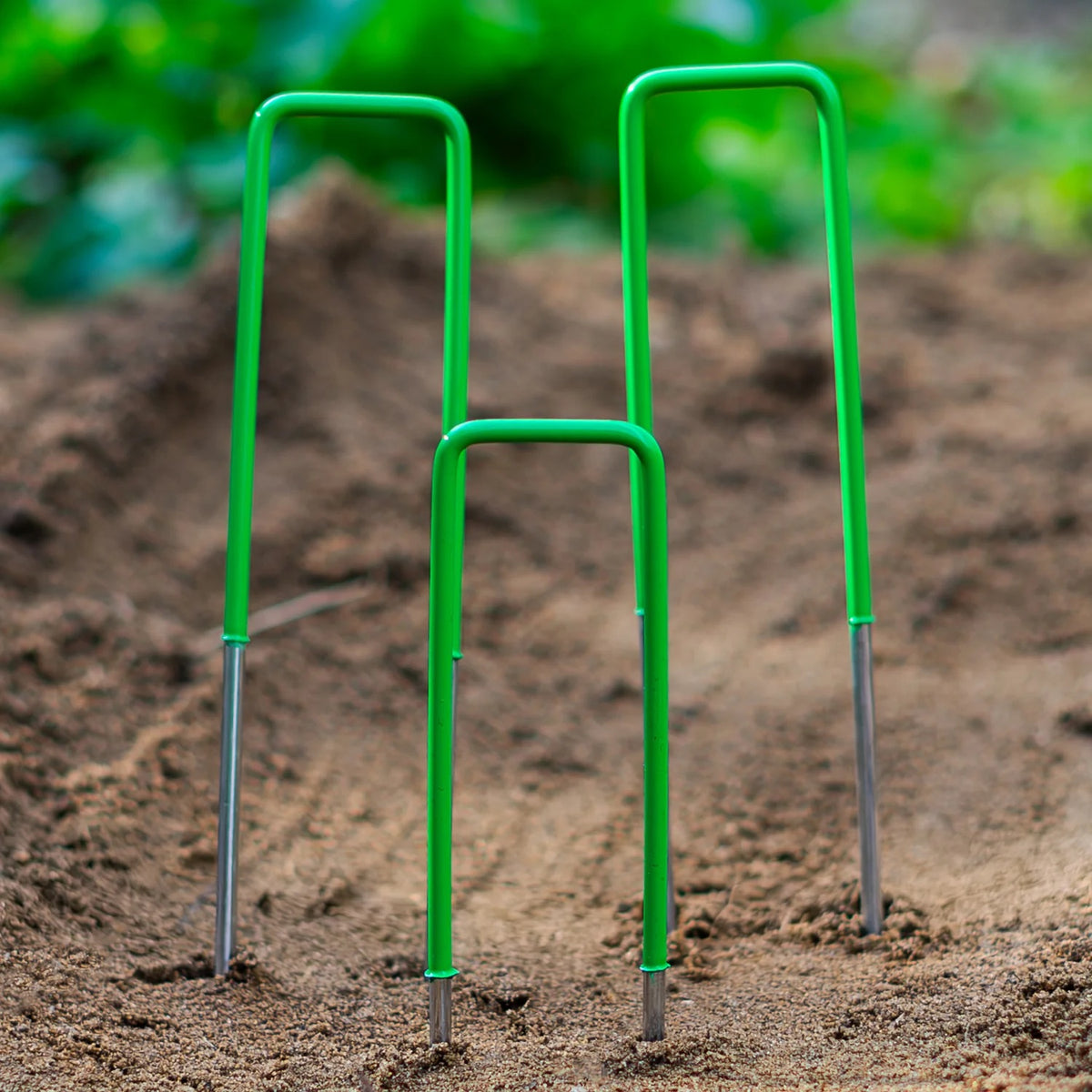 Woodside 100 Pack Half Green Heavy Duty U-Pins – Galvanised Steel Fixings for Artificial Grass, Turf & Weed Membrane
