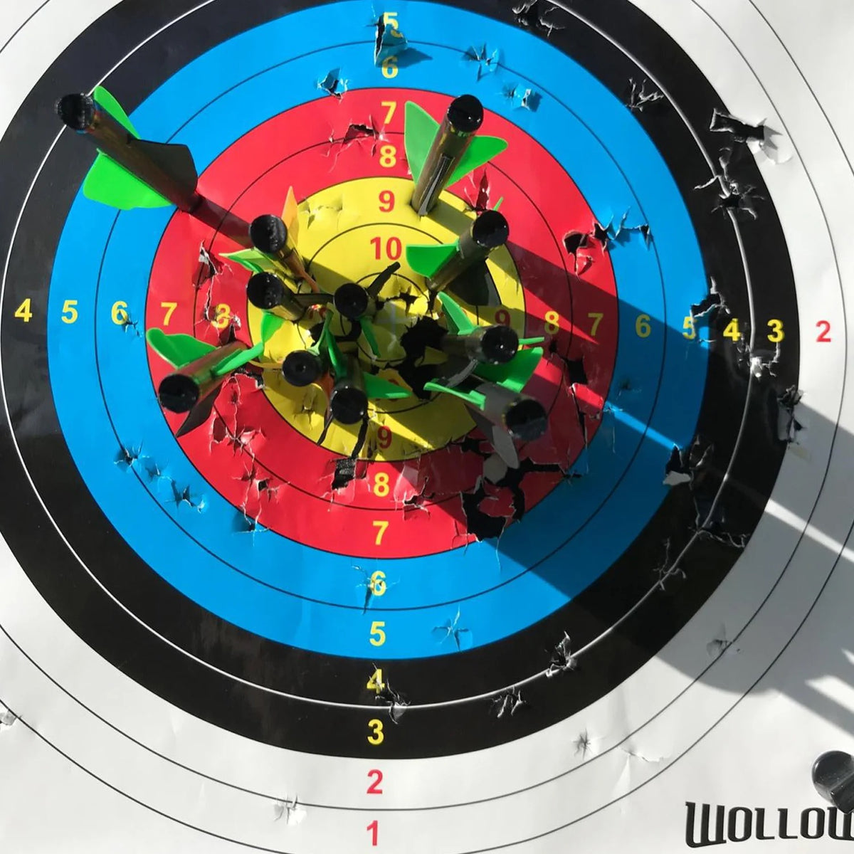 Wollowo 100 Pack Archery Target Faces 42x42cm – Colourful Numbered Scoring Sheets for Bow and Crossbow Practice