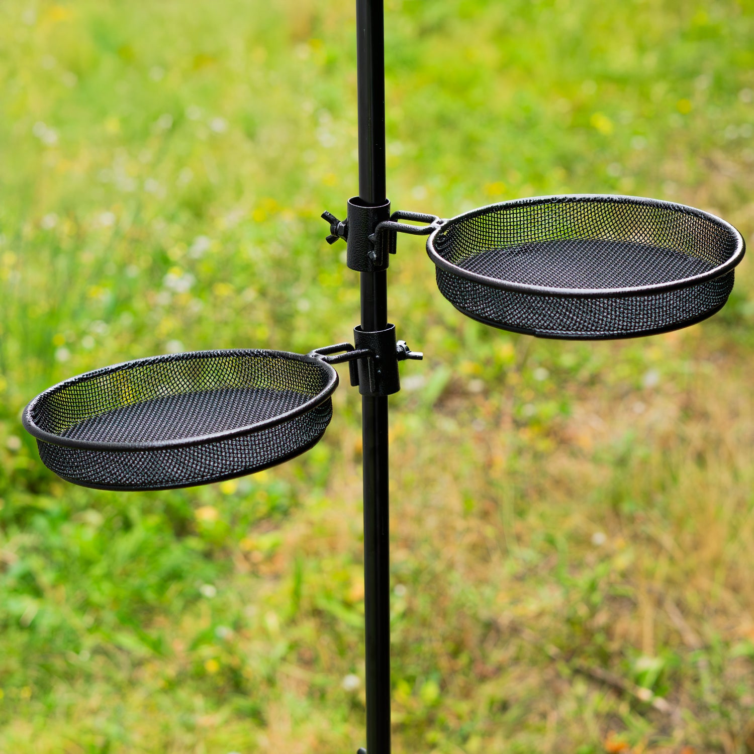 Woodside Mesh Bird Feeder Tray w/ Universal 22mm Pole Clamp Garden Seed/Nut Dish 2 Pack