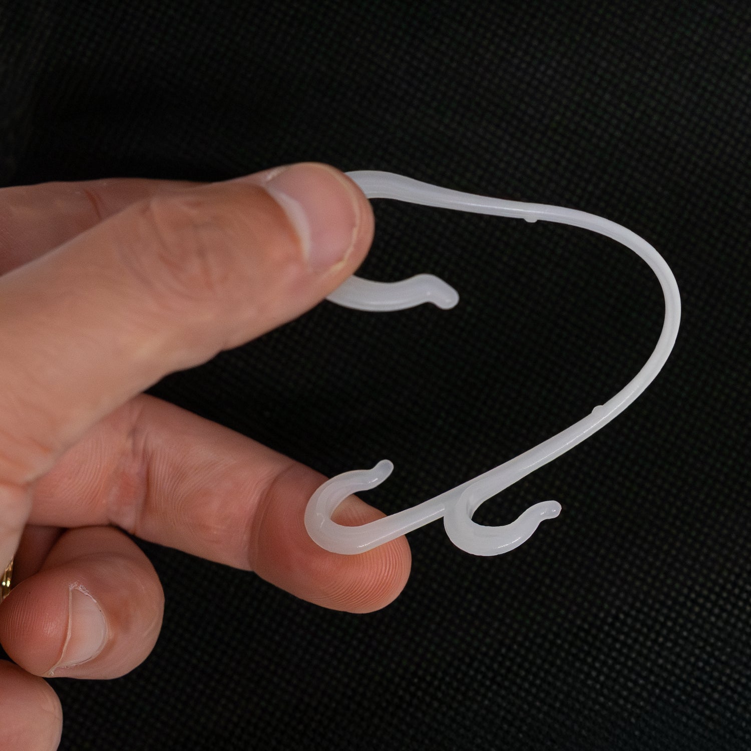 Pack of 200 Woodside 130mm flexible J hook plant supports, ideal for supporting tomatoes, fruits, and vegetables.