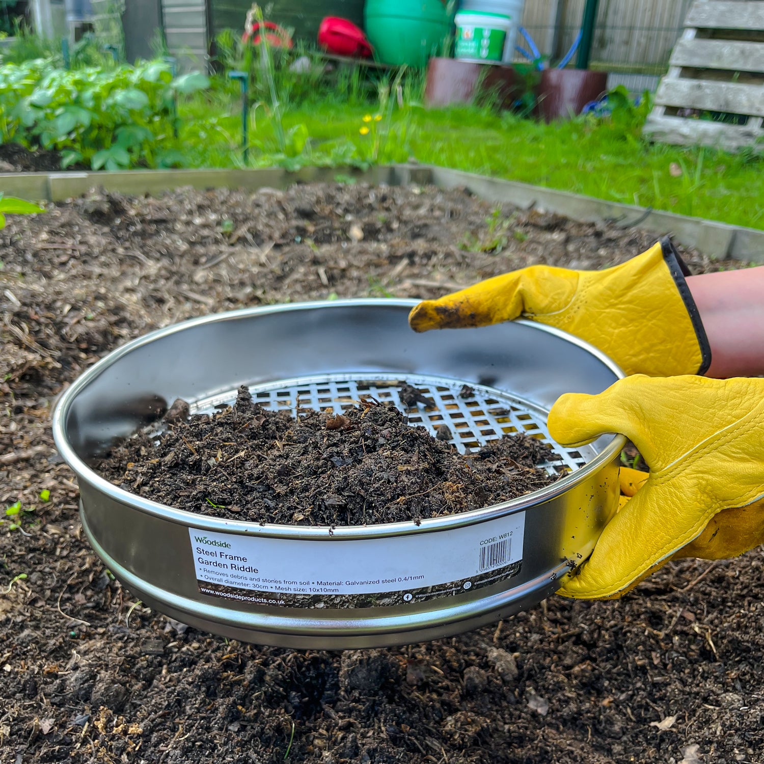 Woodside Heavy Duty Garden Riddle, 30cm Potting Sieve, Mesh Soil/Compo ...
