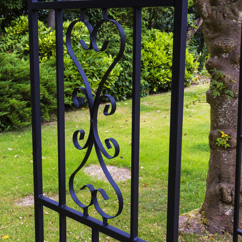 Woodside Ingworth Decorative Metal Garden Rose Arch