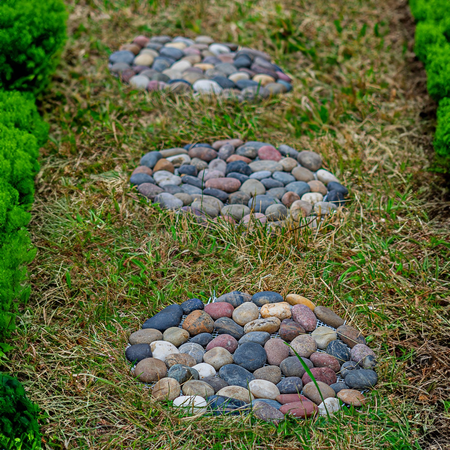 Woodside 33cm Decorative Garden Pathway Round Stepping Stones, Pack of 3